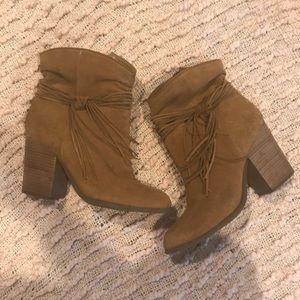 Cute Jessica Simpson boots🔥🔥